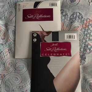 Hanes Silk Reflections Pantyhose - Black